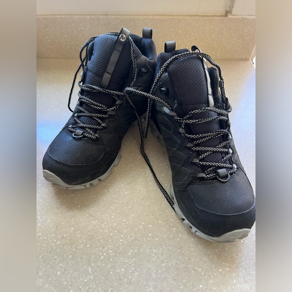 Merrell Shoes - Women's Thermo Freeze Mid Waterproof Shoes - Medium In Black/Vapor